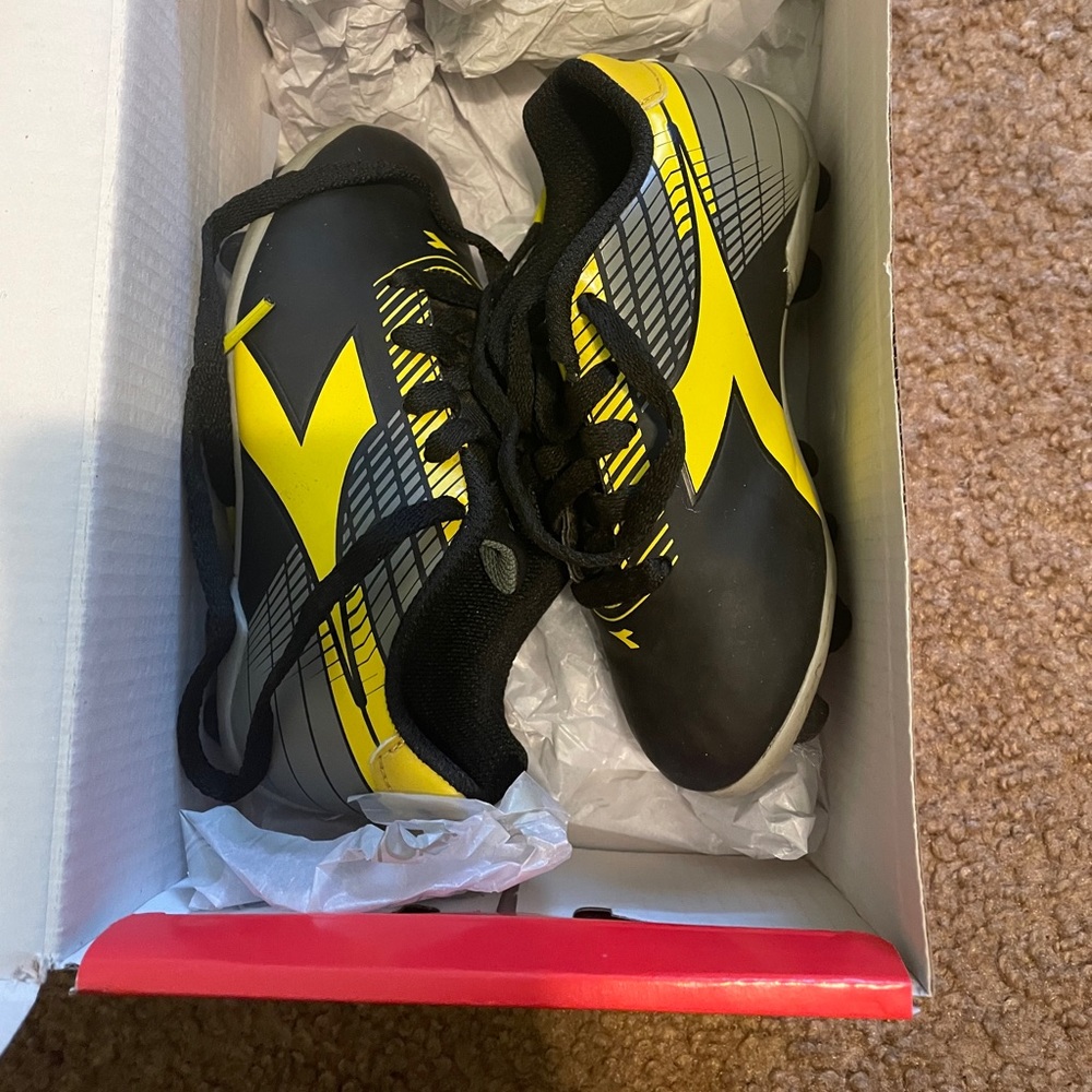 Soccer Cleats- bundles accepted